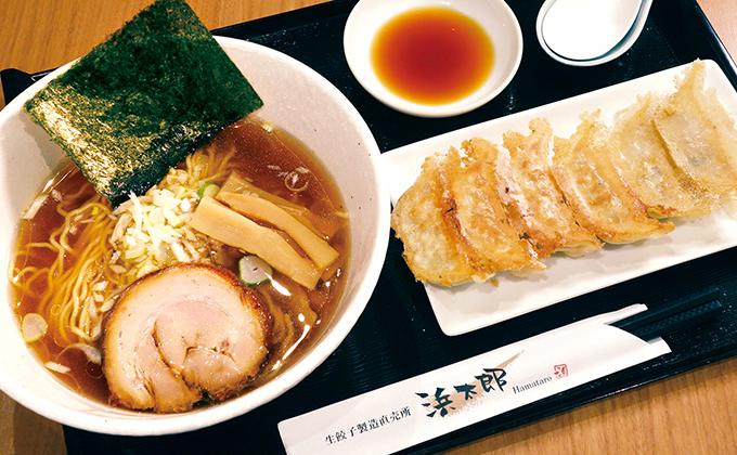 写真:ラーメンセット