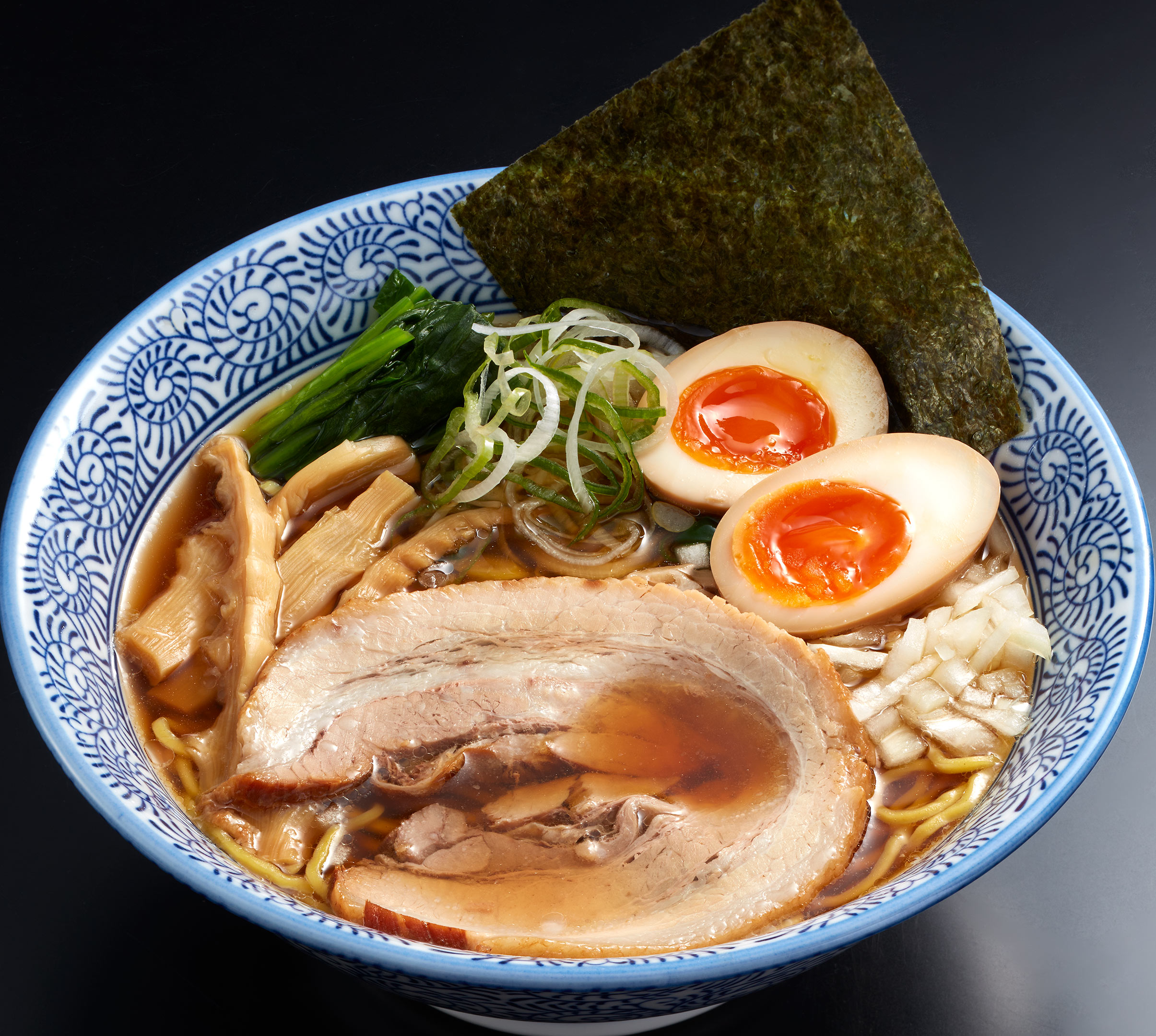 写真:味玉そば(醤油)