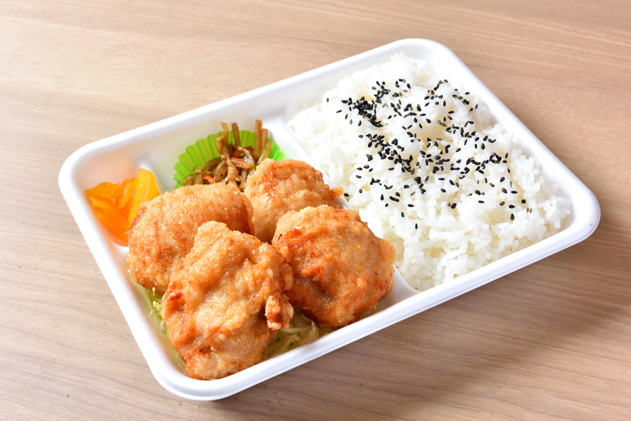 写真：から揚げ弁当（生姜香る 鶏むね）