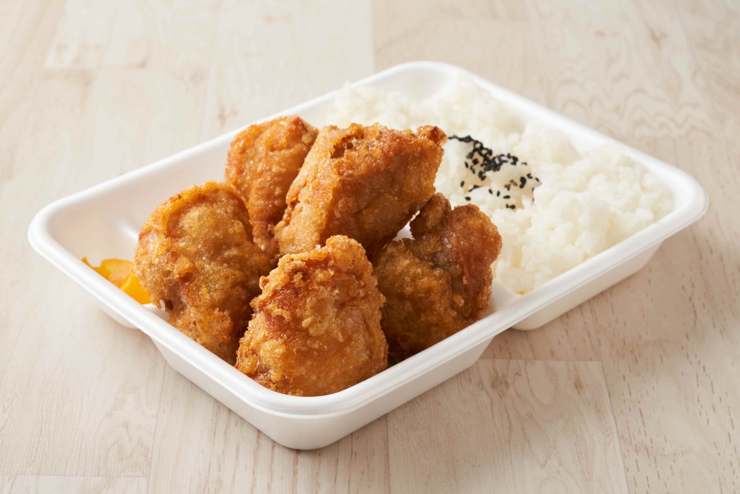 写真:熟成醤油から揚げ弁当